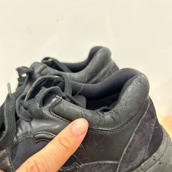 Chanel size 35.5 Interlocking CC Logo Leather Sneakers - Picture 5 of 13